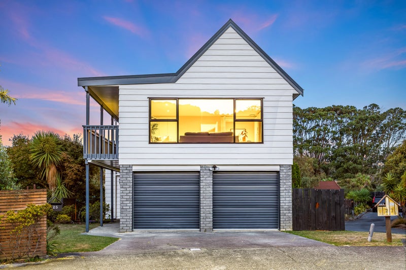 25 Longitude Place, Whitby, Porirua - Carousel 1