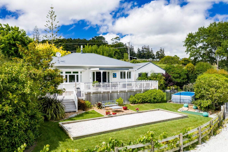 16 Pampas Lane, Te Arai, Wellsford - Carousel 1