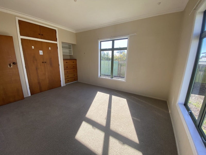 103 Canning Road, Camberley, Hastings - Carousel 12