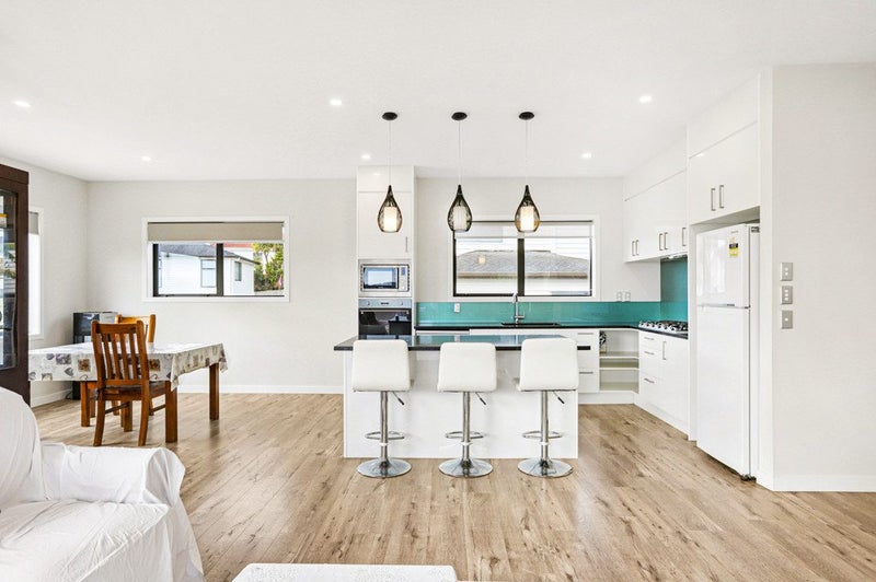 7 Eric Gifford Drive, Ranui, Auckland - Carousel 2