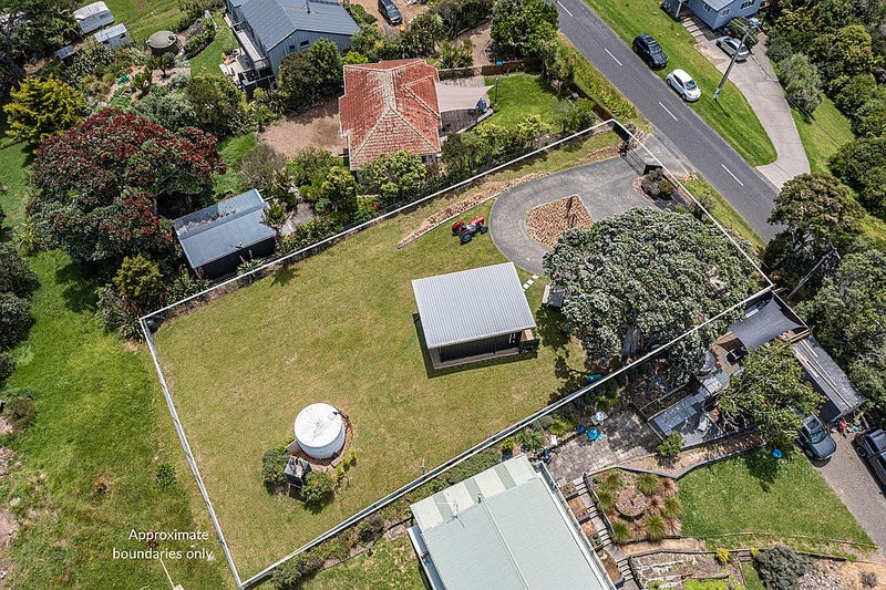 64 Pacific Parade, Surfdale, Waiheke Island - Carousel 1