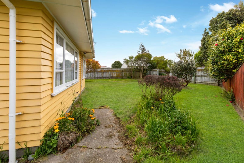8 Waterford Place, Westbrook, Palmerston North - Carousel 2