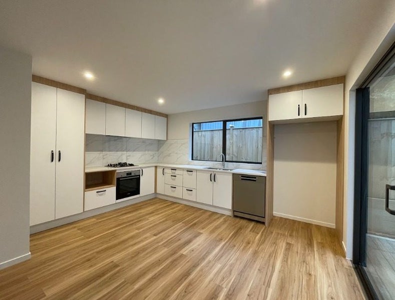 7C Pinehurst Place, Wattle Downs, Auckland - Carousel 2