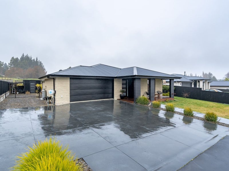 13 Abbeyfield Close, Abbotsford, Dunedin - Carousel 1