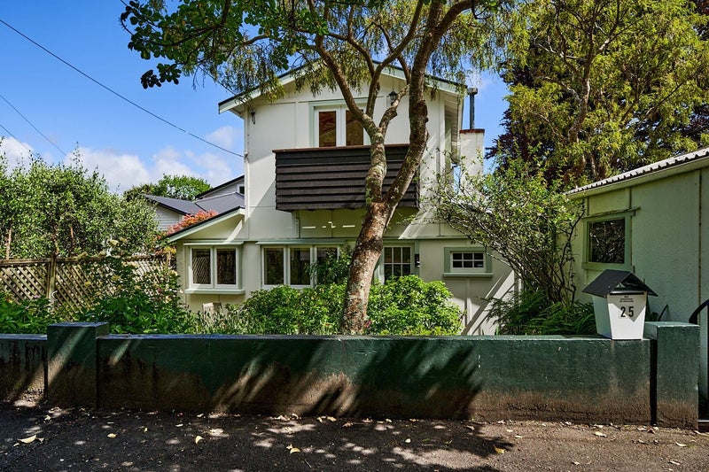 25 Mahoe Street, Eastbourne, Lower Hutt - Carousel 2