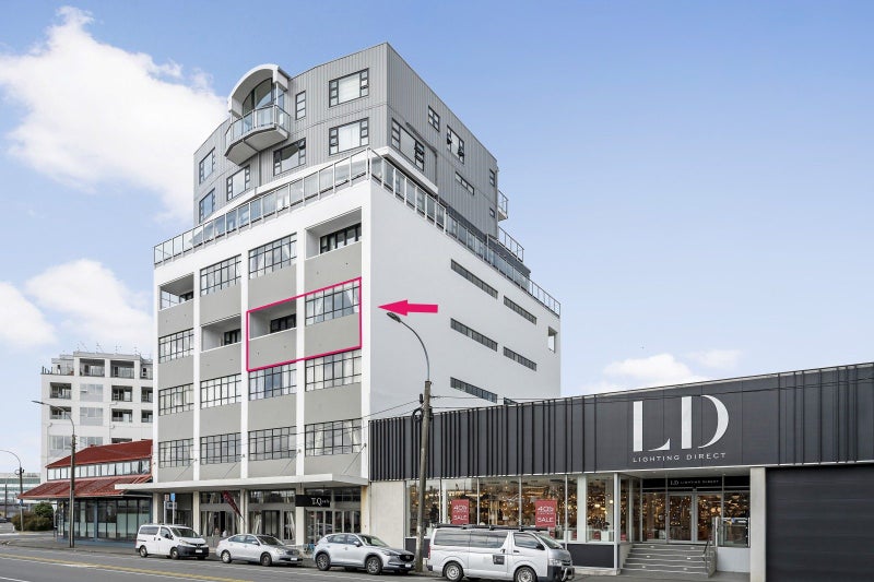 11/125 Thorndon Quay, Pipitea, Wellington - Carousel 1