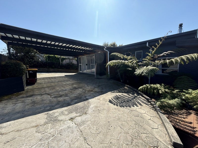 11 Ranui Street, Waikawa, Picton - Carousel 2