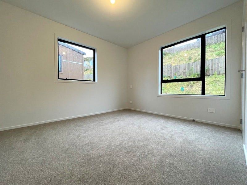 34 Astelia Way, Woodridge, Wellington - Carousel 8