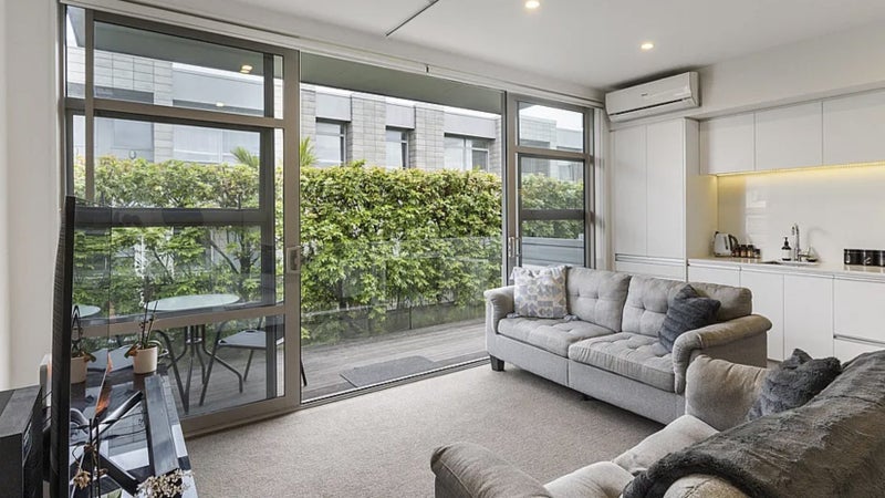 363 Murphys Road, Flat Bush, Auckland - Carousel 1