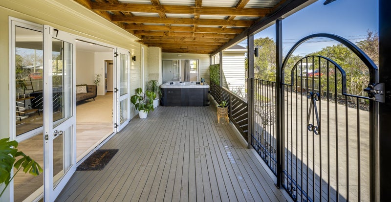 39 Maltby Street, Meeanee, Napier - Carousel 31