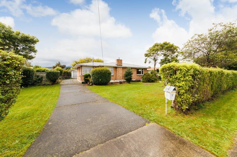 7 Pembroke Street, Highbury, Palmerston North - Carousel 21
