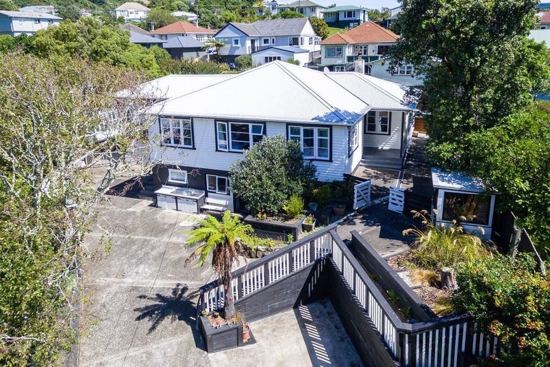 54 Collins Avenue, Tawa, Wellington - Carousel 1