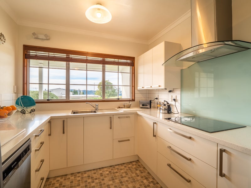 16 Larkins Street, Helensburgh, Dunedin - Carousel 2