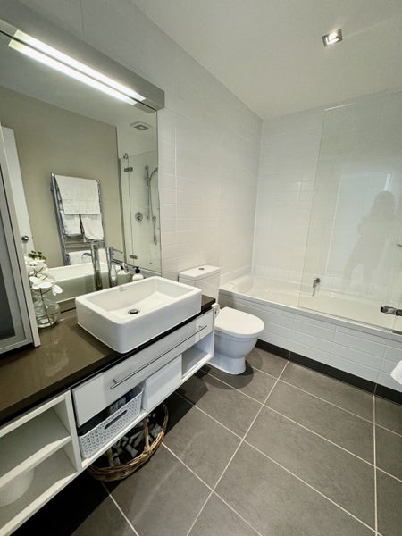 S214/326 Evans Bay Parade, Hataitai, Wellington - Carousel 25