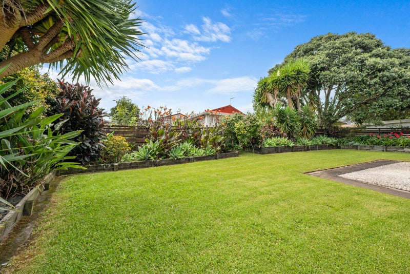 3/2 Bellcroft Place, Belmont, Auckland - Carousel 2