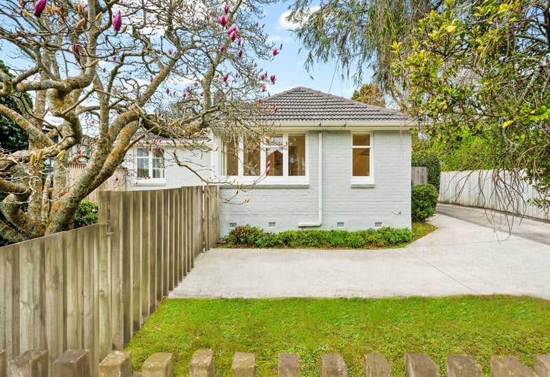 50 Waddell Avenue, Point England, Auckland - Carousel 2