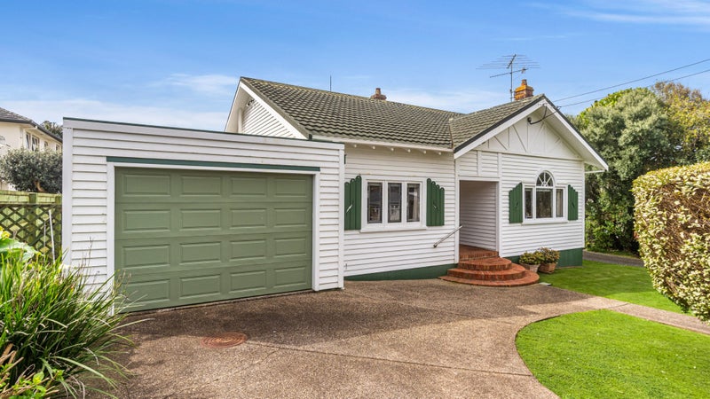 2 Horotutu Road, Greenlane, Auckland - Carousel 1