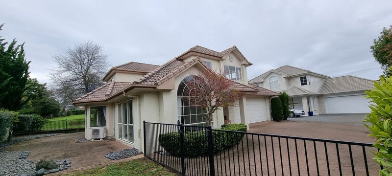 2/5 Belgate Place, Somerville, Manukau - Carousel 2