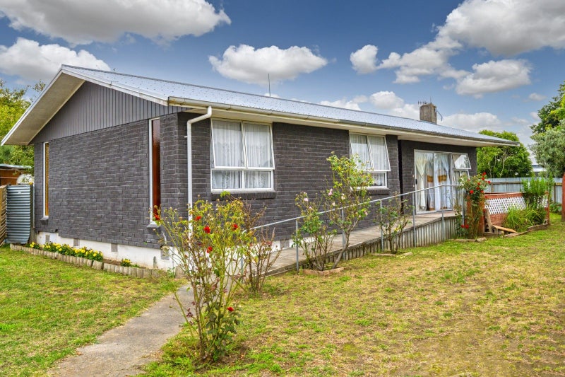 27 Caernarvon Drive, Flaxmere, Hastings - Carousel 14