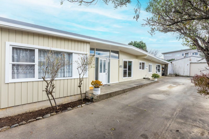 23 Walton Road, Paraparaumu Beach, Paraparaumu - Carousel 1