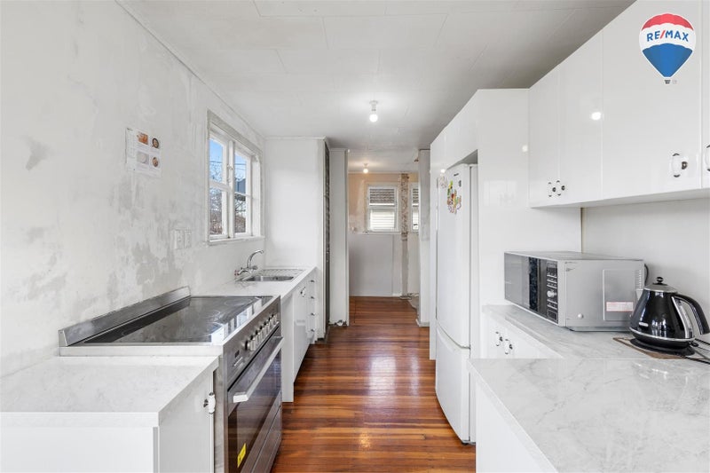 206 Cambridge Terrace, Naenae, Lower Hutt - Carousel 1