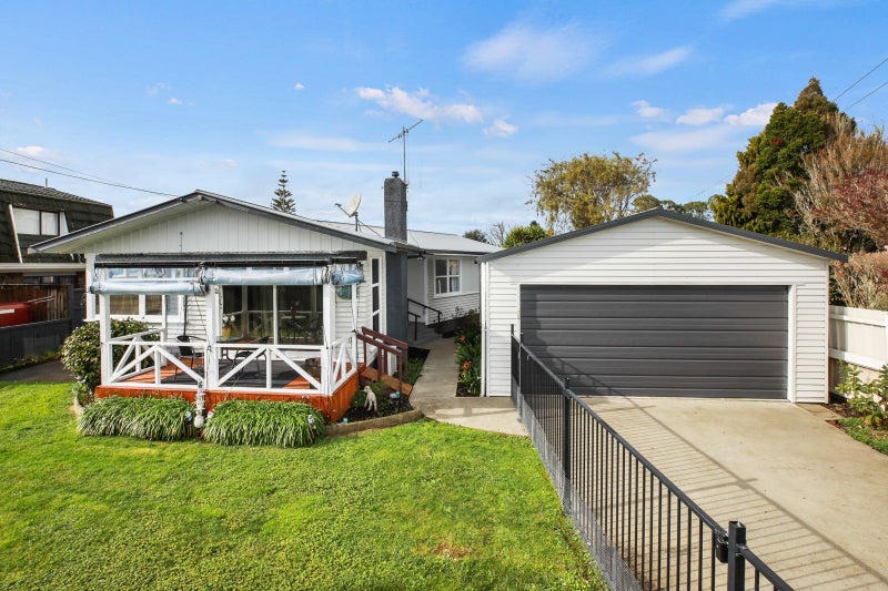 12 Colstone Street, Glenview, Hamilton - Carousel 2