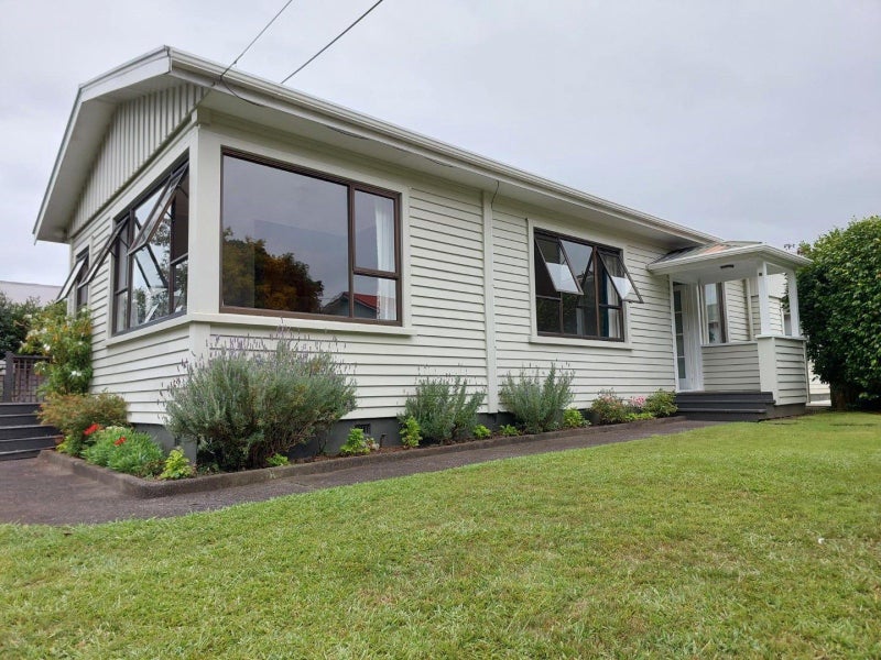 13 Stoke Street, Westown, New Plymouth - Carousel 1