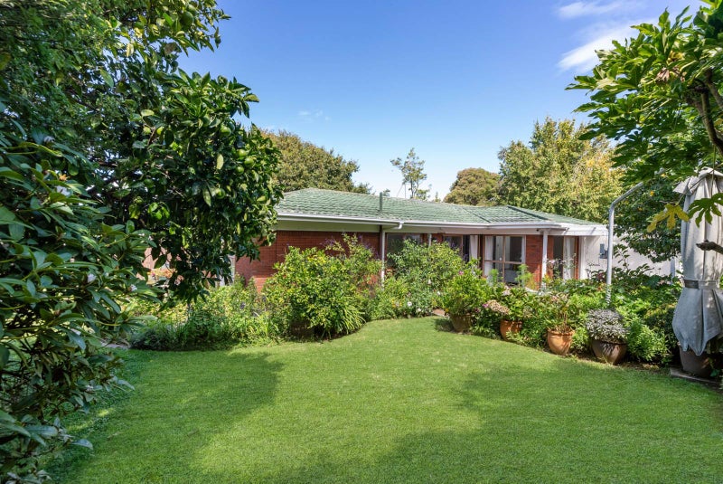 29 Himalaya Drive, Half Moon Bay, Auckland - Carousel 1