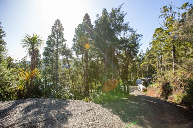 15 Te Aute Ridge Road, Waitākere, Auckland - Carousel 1