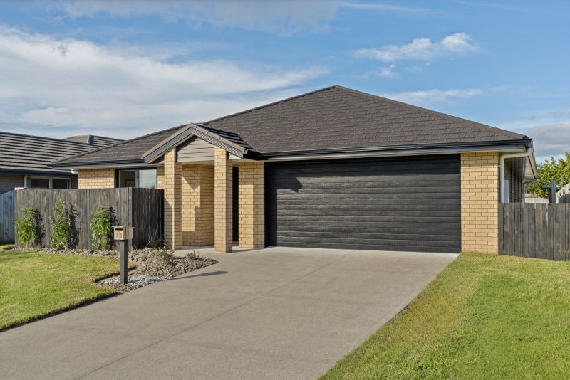 10 Whaley Avenue, Papamoa Beach, Papamoa - Carousel 1