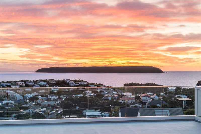 27 Herewini Street, Titahi Bay, Porirua - Carousel 1