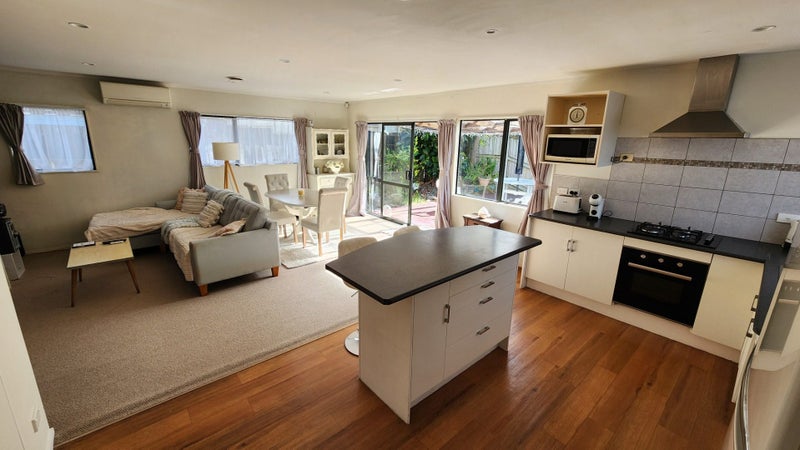 1 Faram Place, Massey, Auckland - Carousel 2