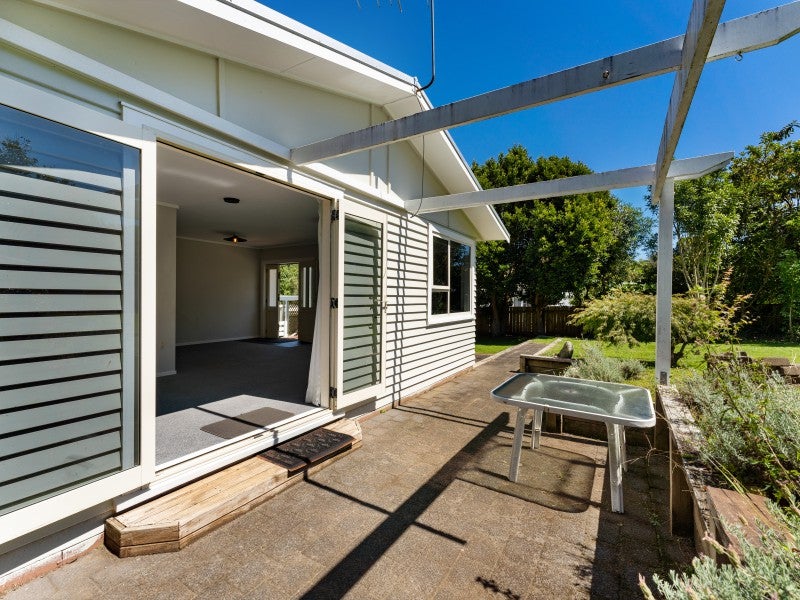 11 Anne Street, Ferndale, New Plymouth - Carousel 2