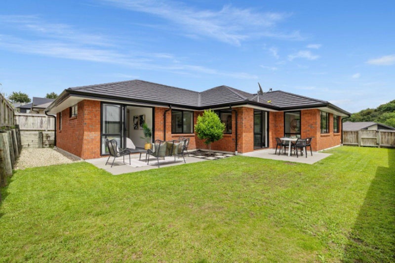 25 Pakanga Grove, Pyes Pa, Tauranga - Carousel 2