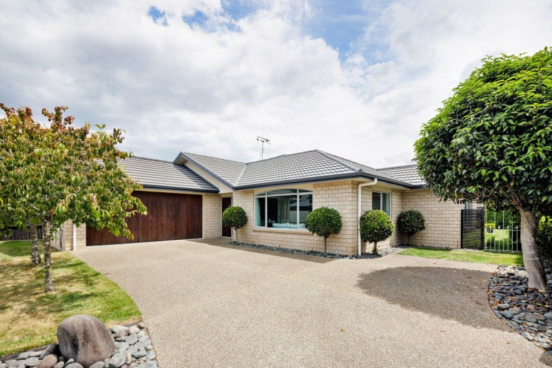 37 Haswell Place, Huntington, Hamilton - Carousel 1