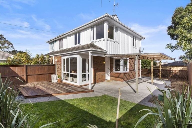 5/92 Owairaka Avenue, Owairaka, Auckland - Carousel 1