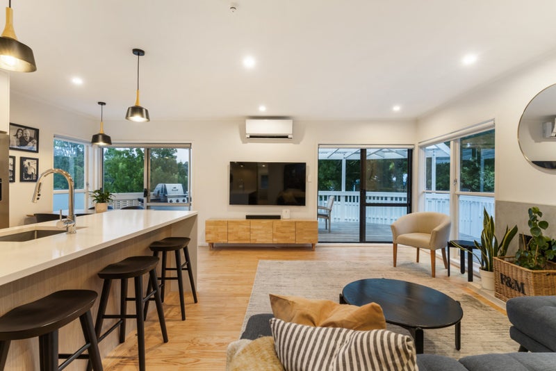 71 Vandeleur Avenue, Birkdale, Auckland - Carousel 2