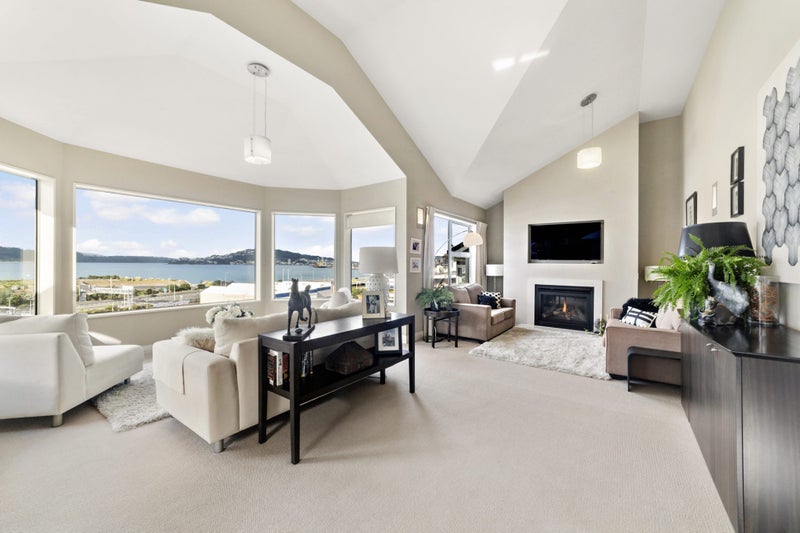 16 Cameron Street, Kaiwharawhara, Wellington - Carousel 1