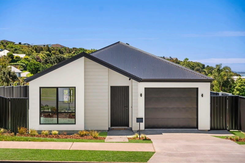 21 Korora Crescent, OMOKOROA - Carousel 1