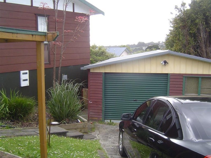 2 West Glade Crescent, Birkenhead, Auckland - Carousel 9