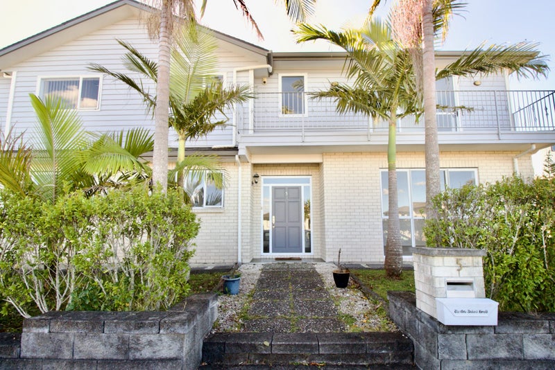 5 Zara Court, Windsor Park, Auckland - Carousel 1
