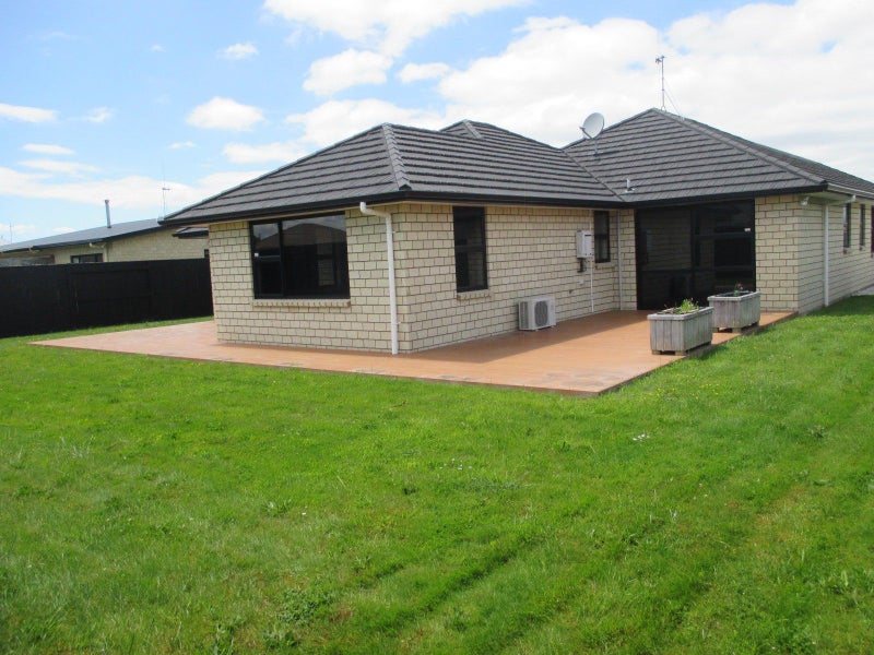 53 Rosalie Terrace, Kelvin Grove, Palmerston North - Carousel 13