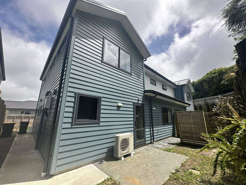 14 Takapo Grove, Kelson, Lower Hutt - Carousel 2