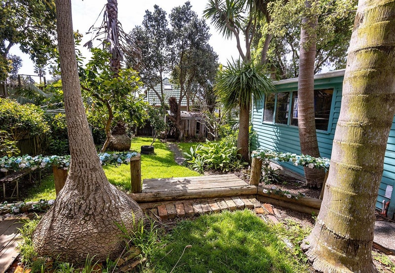 106 Calliope Road, Stanley Point, Auckland - Carousel 11