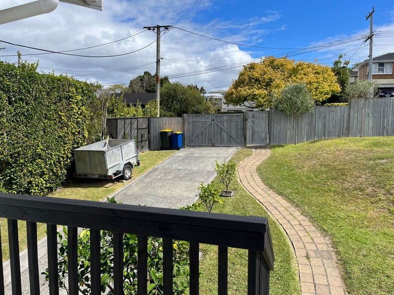 7 Meadowvale Avenue, Forrest Hill, Auckland - Carousel 2