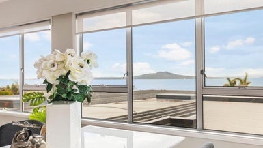 2/9 Marama Street, Castor Bay, Auckland - Carousel 1