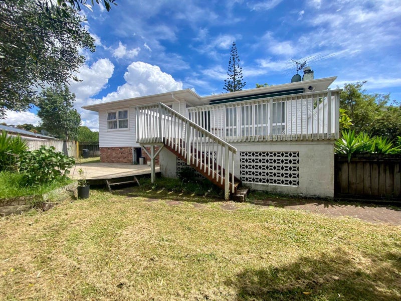 1/11 Heather Place, Sunnynook, Auckland - Carousel 2