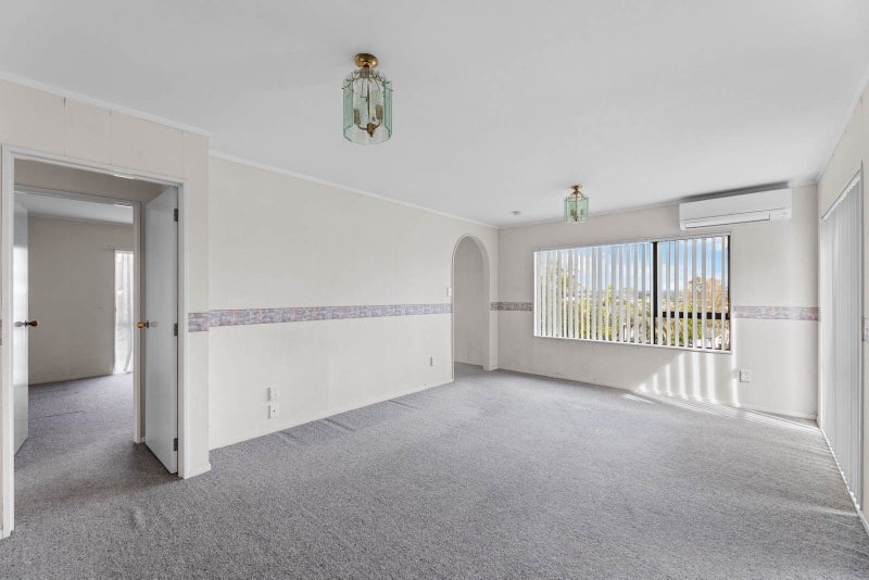 9 Altair Place, Windsor Park, Auckland - Carousel 2