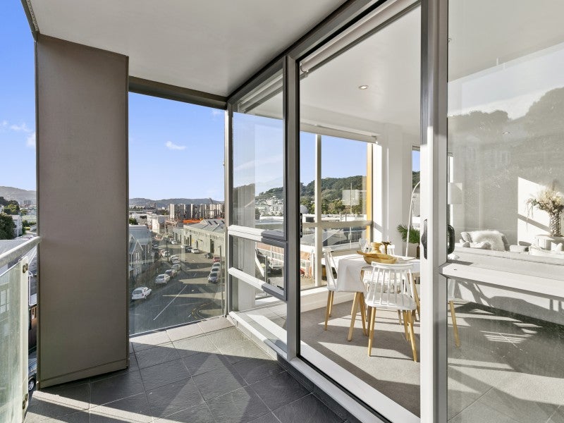 6C/1 Hanson Street, Mount Cook, Wellington - Carousel 2