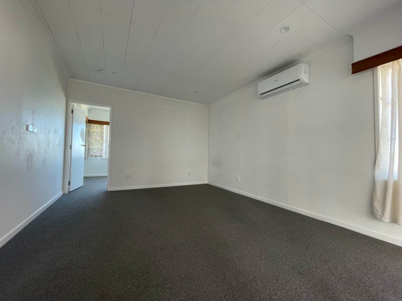 350 Hillsborough Road, Hillsborough, Auckland - Carousel 2